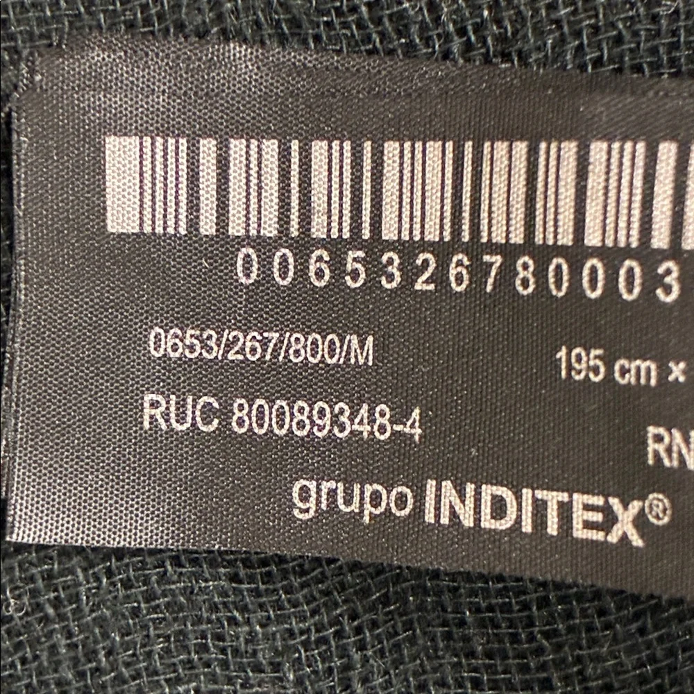 NWOT. Zara Black Cotton/Linen Blend Scarf.